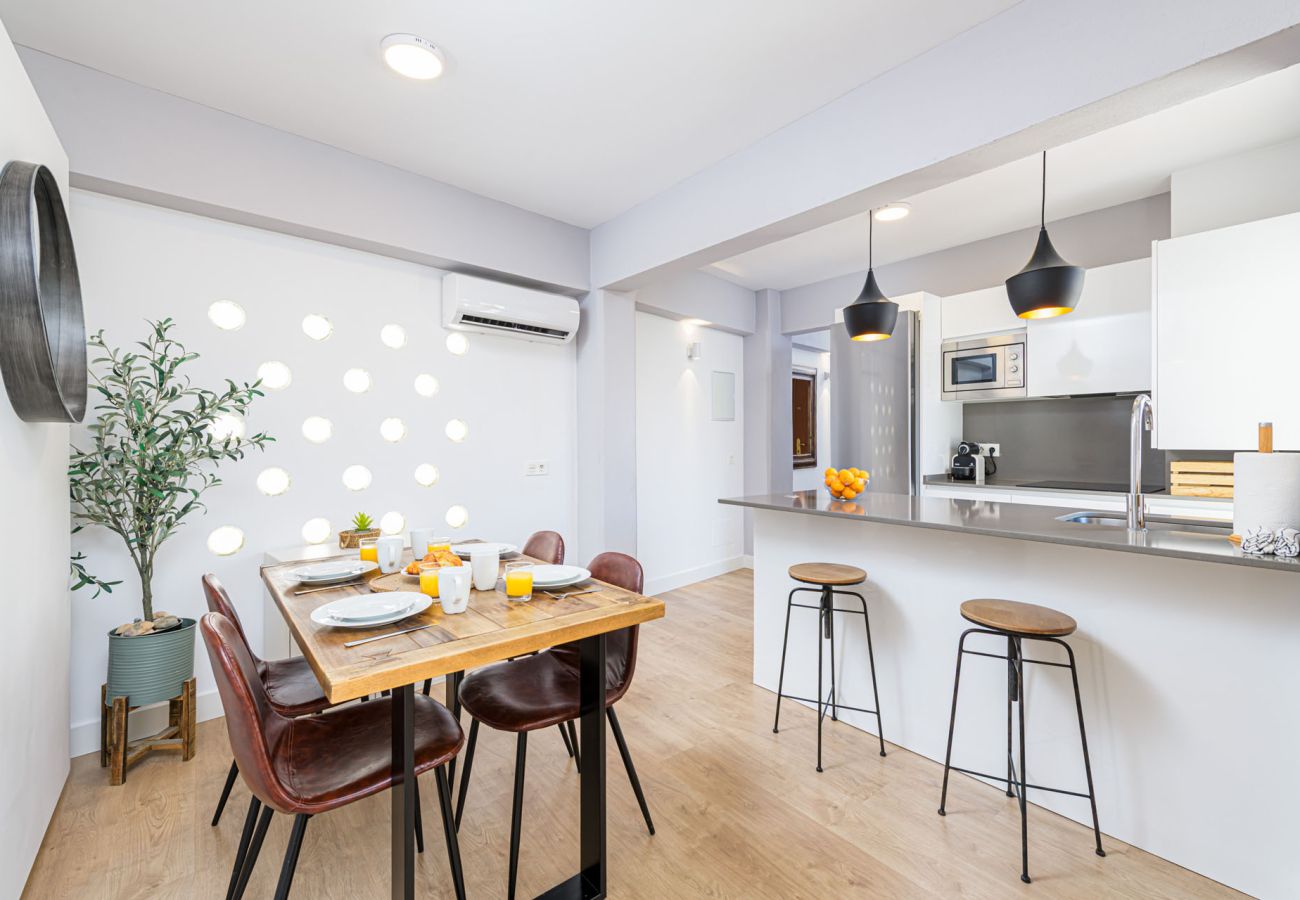 Apartment in Málaga - Cisneros - Holiday apartment Malaga City